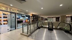 Lucky Plaza (D9), Retail #540199311